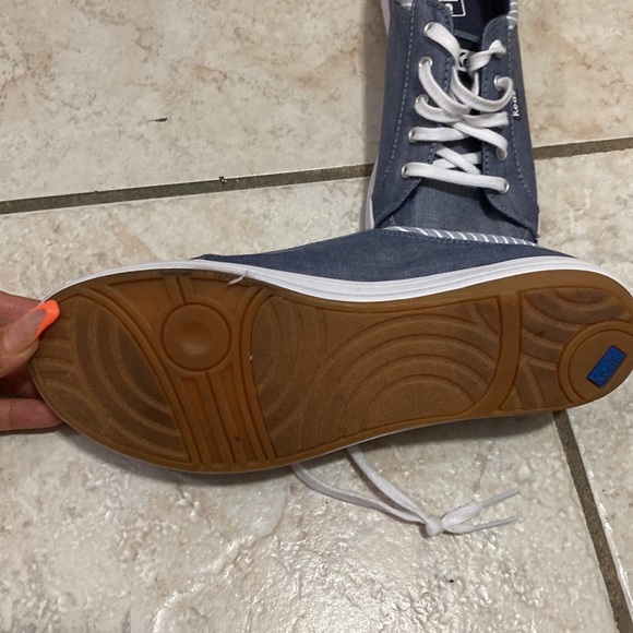 Snickers 2 time use very good condition - Picture 2 of 4